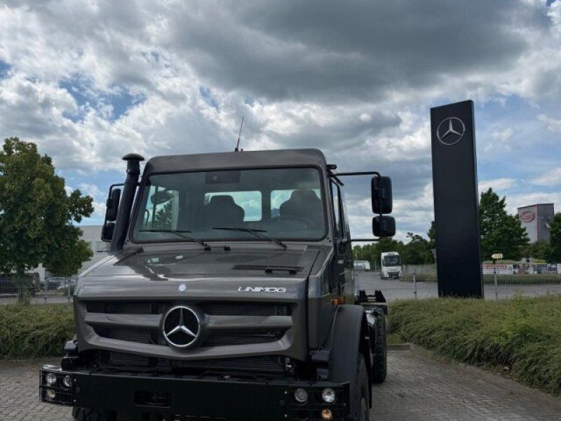 Mercedes-Benz U 4023 UHE