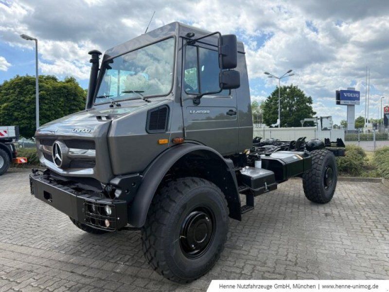 Mercedes-Benz U 4023 UHE