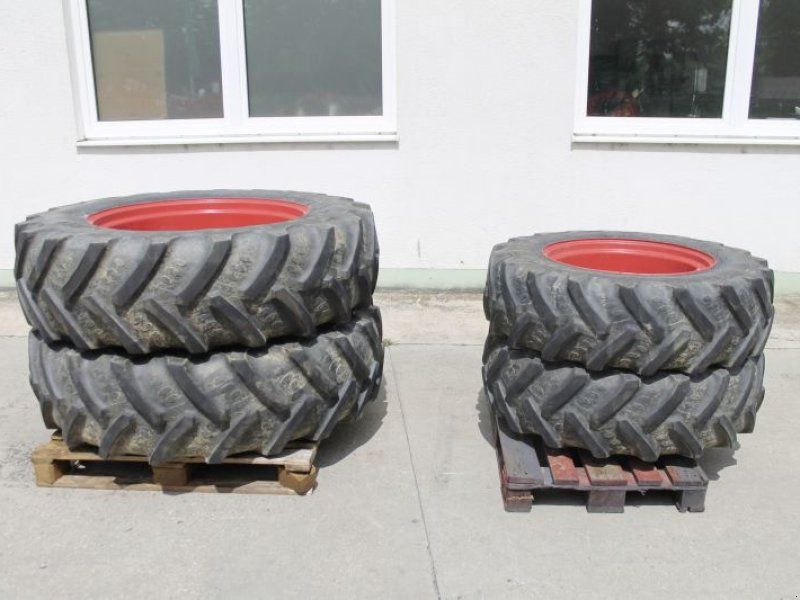BKT 340/85 R28 + 420/85 R38