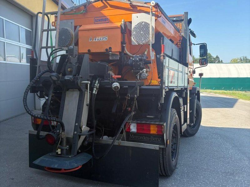 Mercedes-Benz U400