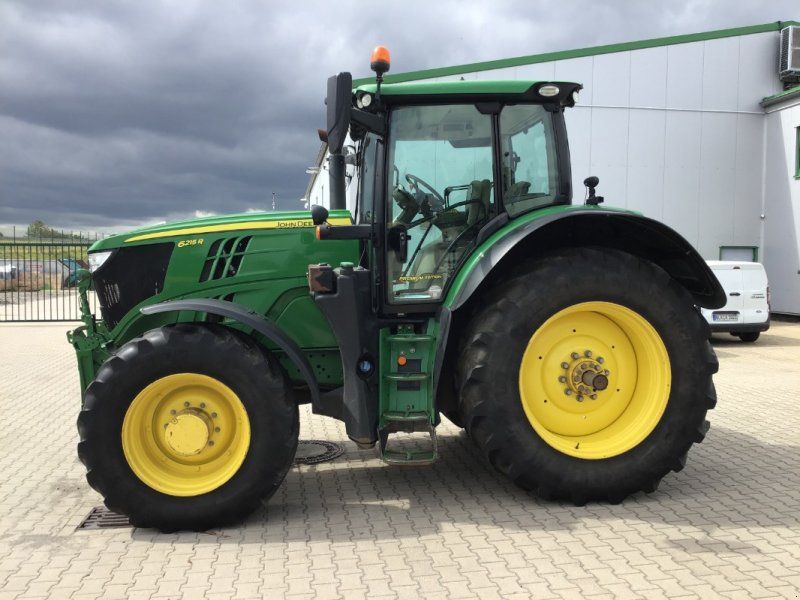 John Deere 6215R