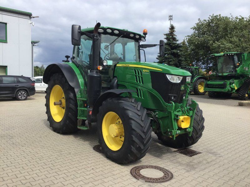 John Deere 6215R