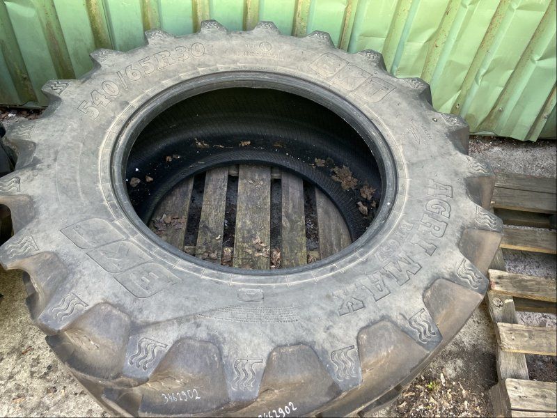 BKT 540/65R30