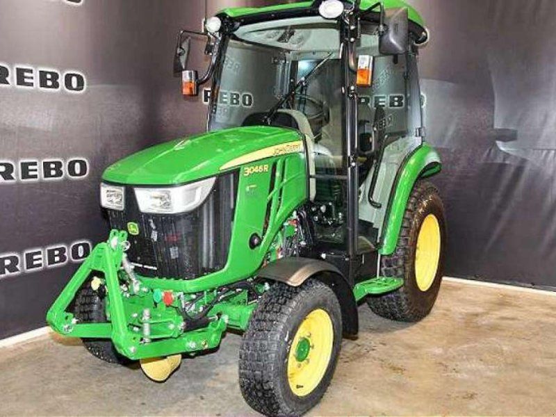 John Deere 3046R TRAKTOR