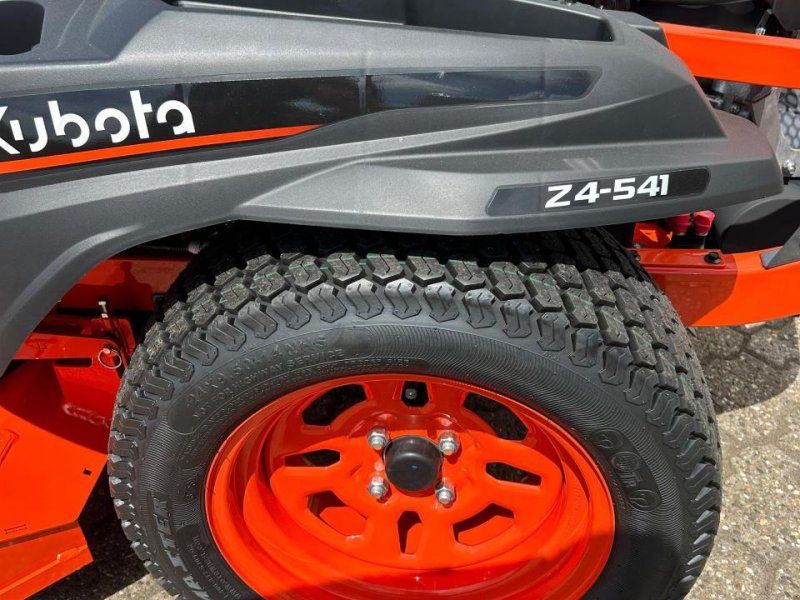 Kubota Z4-541