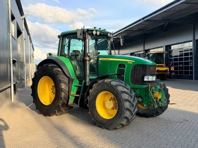 John Deere 7530 Autopower, TLS, FH+PTO, Lucht