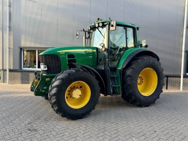John Deere 7530 Autopower, TLS, FH+PTO, Lucht