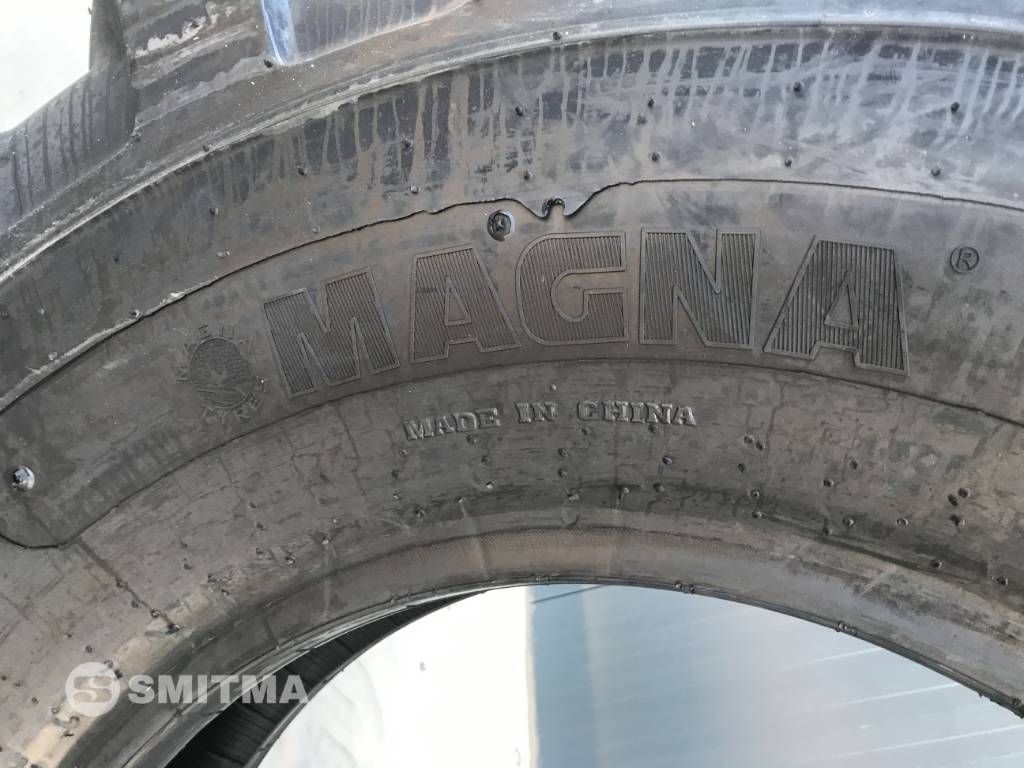 Magna 1400 x 24