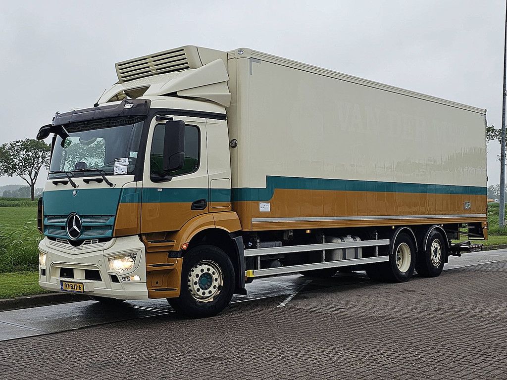 MERCEDES-BENZ ANTOS 2533 6x2 steeraxle lift
