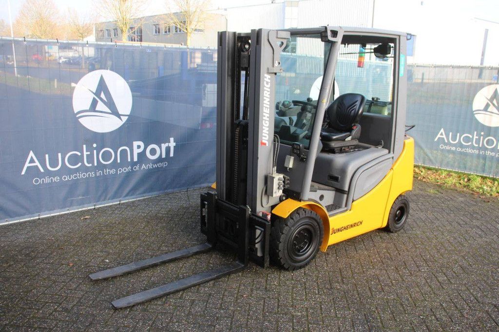 Heftruck Jungheinrich TFG320s LPG 2000kg 4.4m 2019