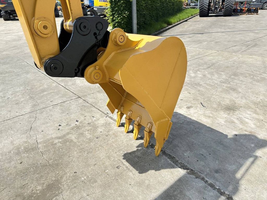 Raupenbagger Caterpillar 305.5E2 Diesel 2017