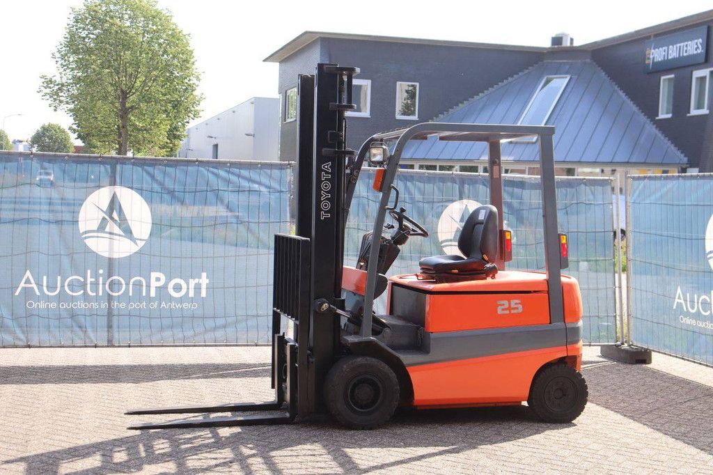 Toyota FBMF25 Elektrogabelstapler, 2220 kg, 4,0 m