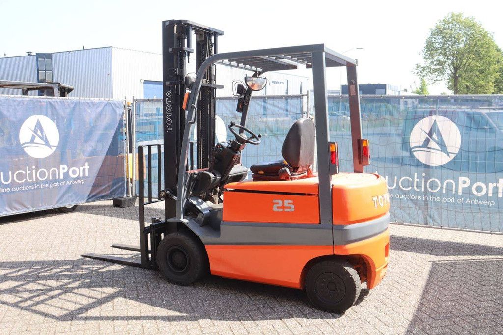 Toyota FBMF25 Elektrogabelstapler, 2220 kg, 4,0 m