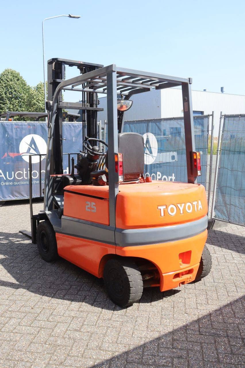 Toyota FBMF25 Elektrogabelstapler, 2220 kg, 4,0 m