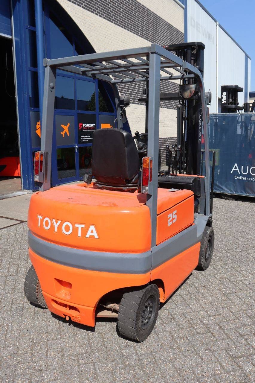 Toyota FBMF25 Elektrogabelstapler, 2220 kg, 4,0 m