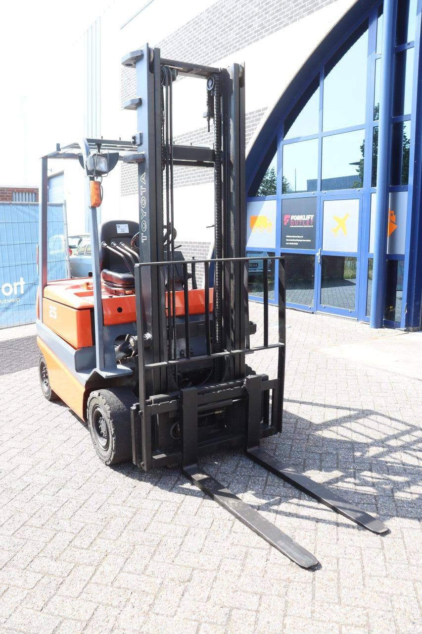 Toyota FBMF25 Elektrogabelstapler, 2220 kg, 4,0 m