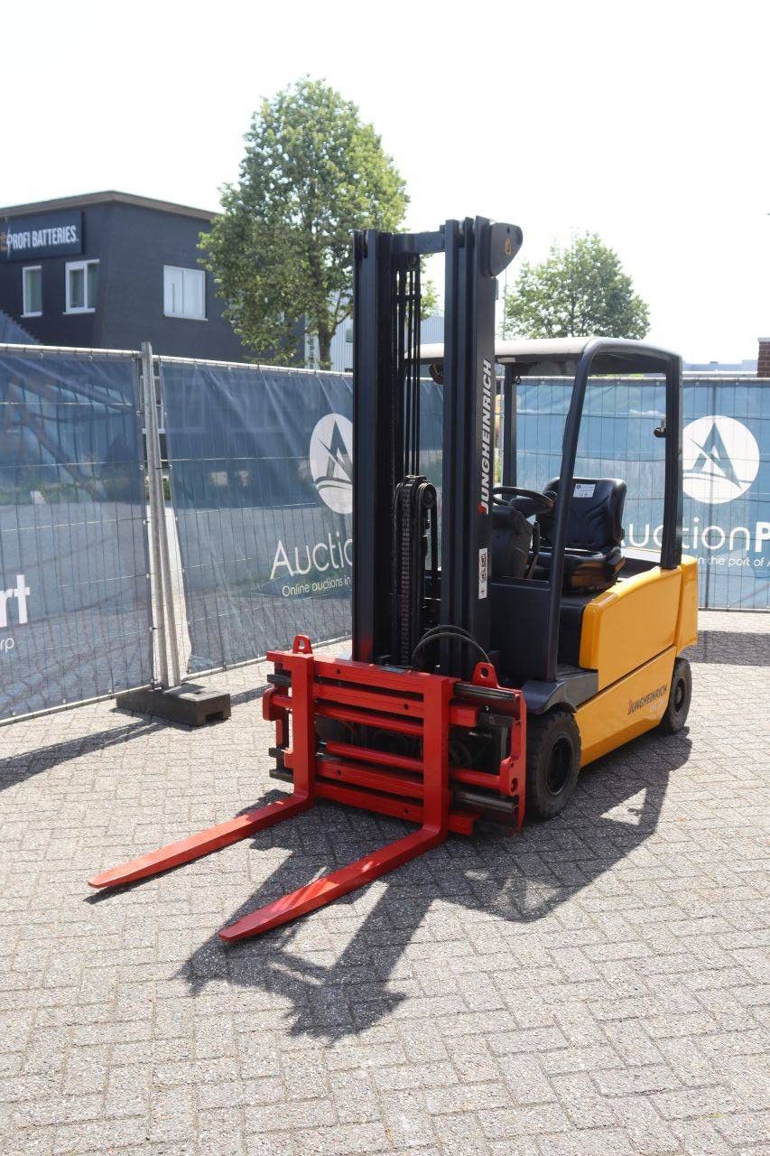 Gabelstapler Jungheinrich EFG 320 Elektro 1900 kg 2,5 m 2005