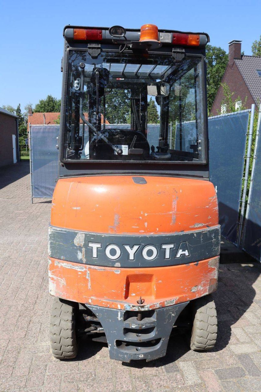 Toyota 7FBMF30 Electric Forklift 3000kg 4.7m 2012