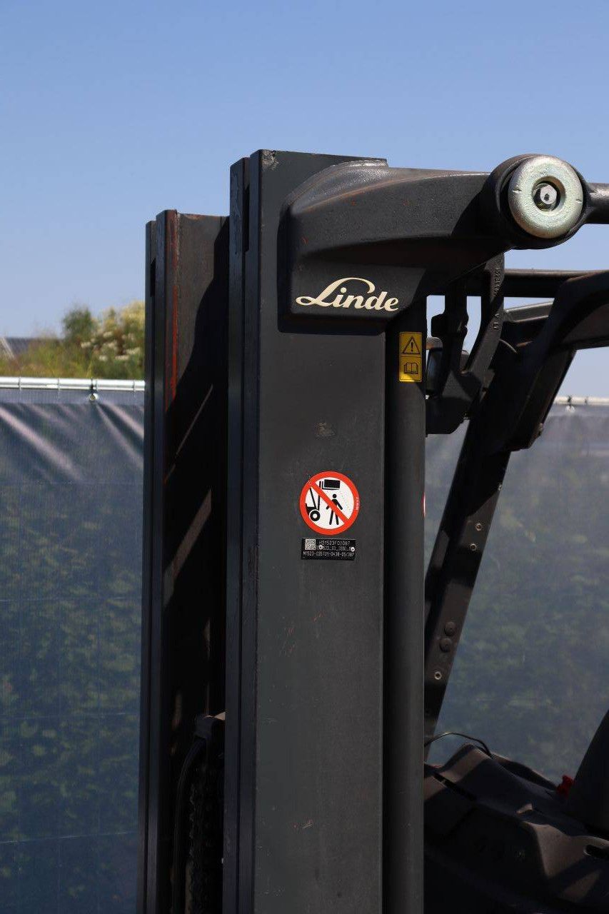 Linde E30L-01 Electric Forklift 3000kg 2015
