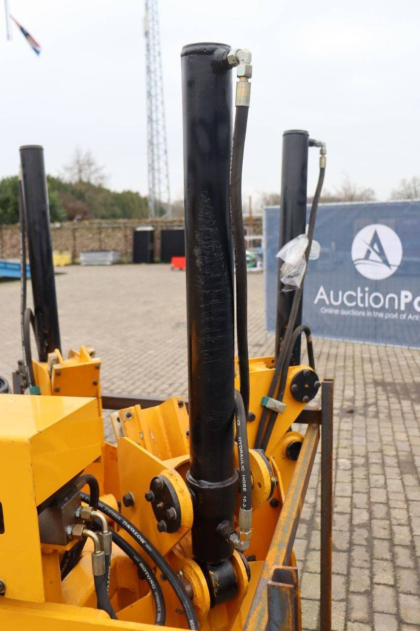 Hydraulische Baumpflanzmaschinen