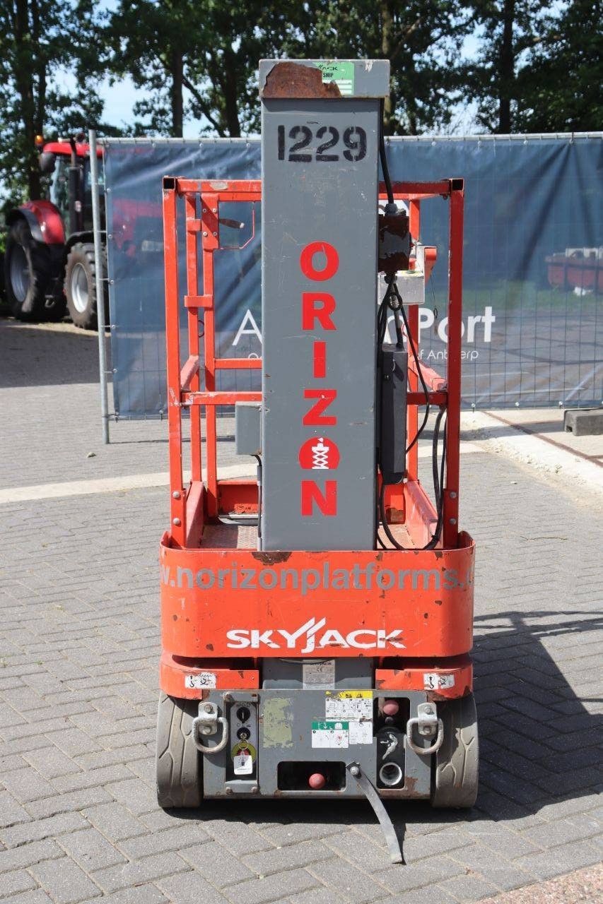 Skyjack SJ16 Elektrischer Mastlift 227 kg 6,75 m