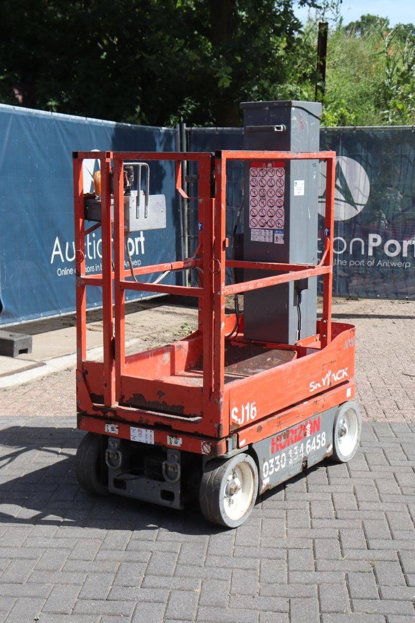 Skyjack SJ16 Elektrischer Mastlift 227 kg 6,75 m