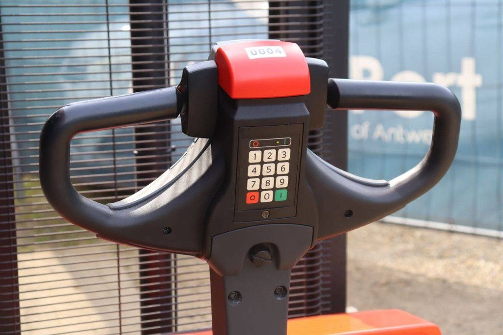 Elektrostapler Toyo SWE120 1200 kg 2,9 m 2017