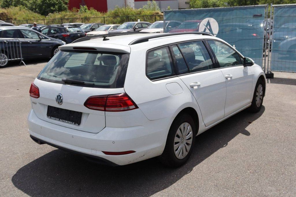 Passenger car Volkswagen Golf Diesel 115hp 2019 (Margin)