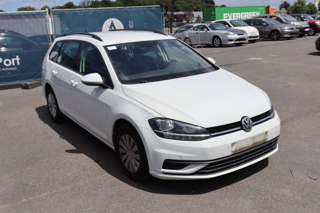 Passenger car Volkswagen Golf Diesel 115hp 2019 (Margin)