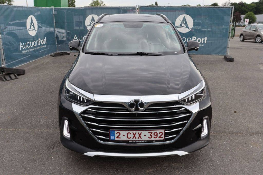 SUV BAIC X55 Turbo Benzin/CNG 136 PS 2023 (Marge)