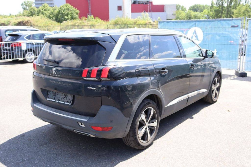 SUV Peugeot 5008 Diesel 115 PS 2017 (Margin)