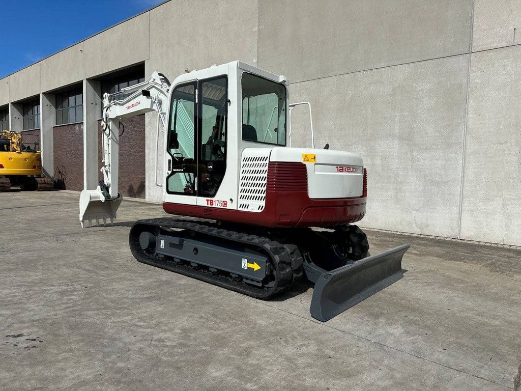 Midi-Bagger TAKEUCHI TB175