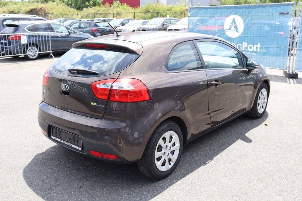 Pkw Kia Rio Diesel 90 PS 2013 (Margin)