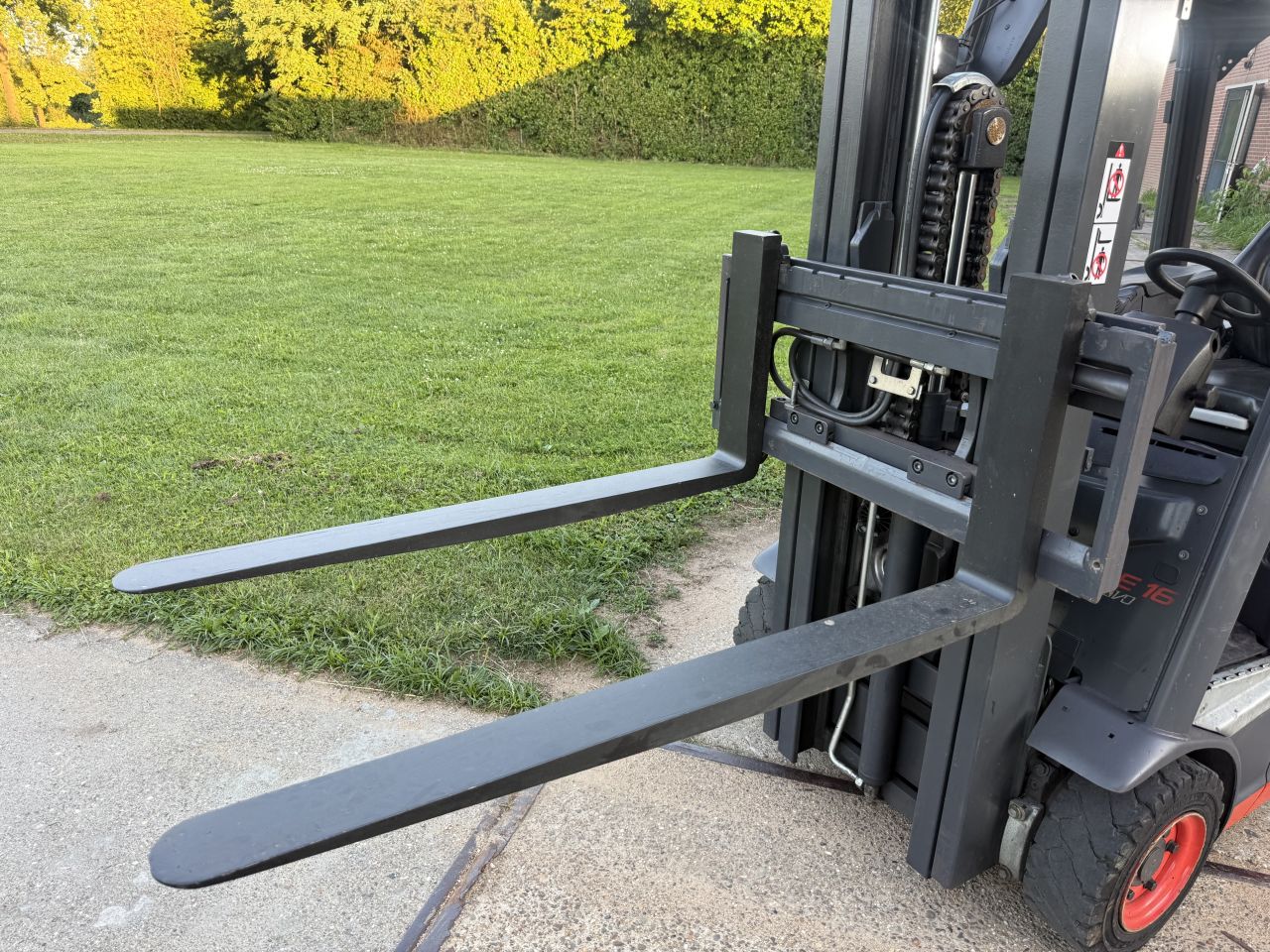 Linde 1600KG elektrisch triplo mast freelift Sideshift BJ2018