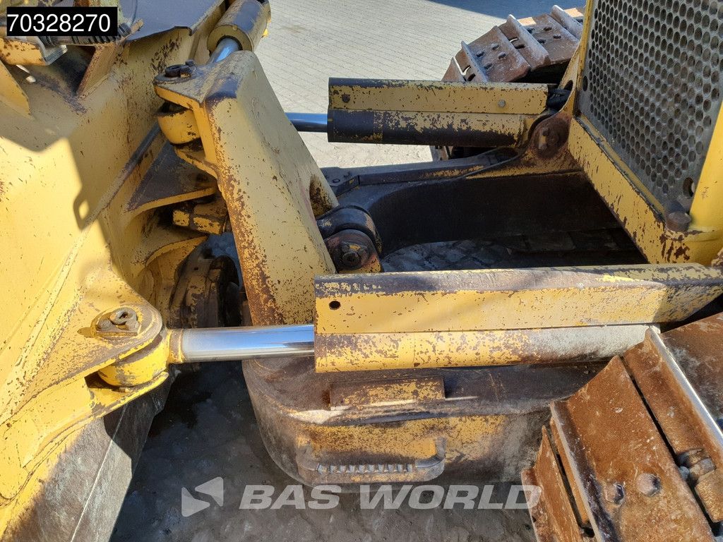Komatsu D61 EX -15 Ripper