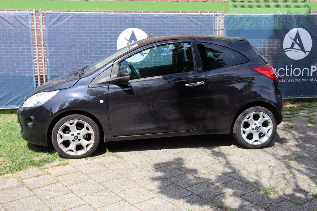 Pkw Ford KA Benzin 2011