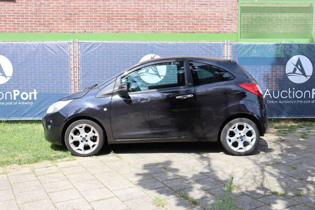 Pkw Ford KA Benzin 2011
