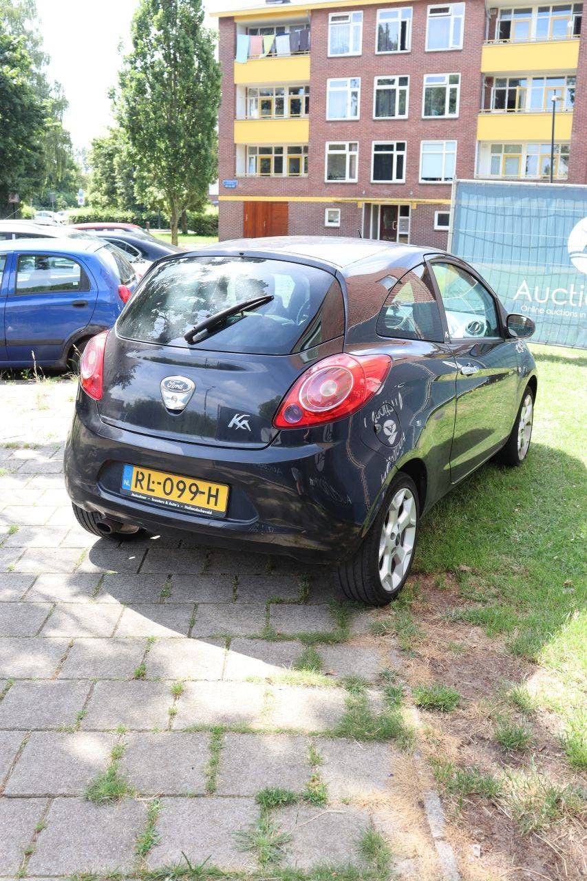 Pkw Ford KA Benzin 2011