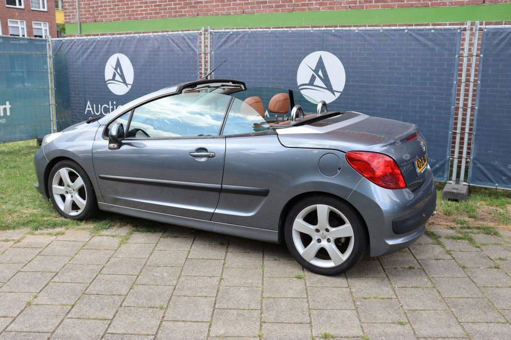 Passenger car Peugeot 207 Petrol 150hp 2008