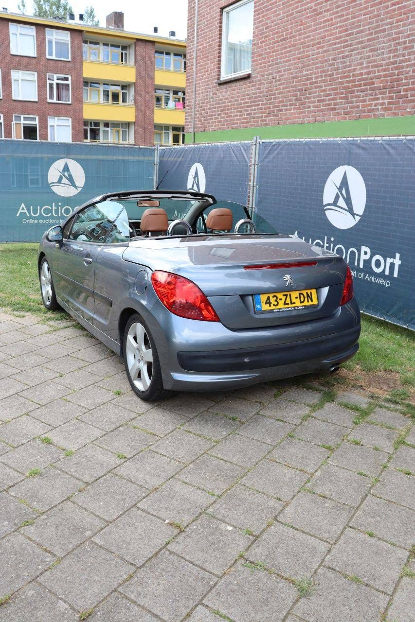 Passenger car Peugeot 207 Petrol 150hp 2008