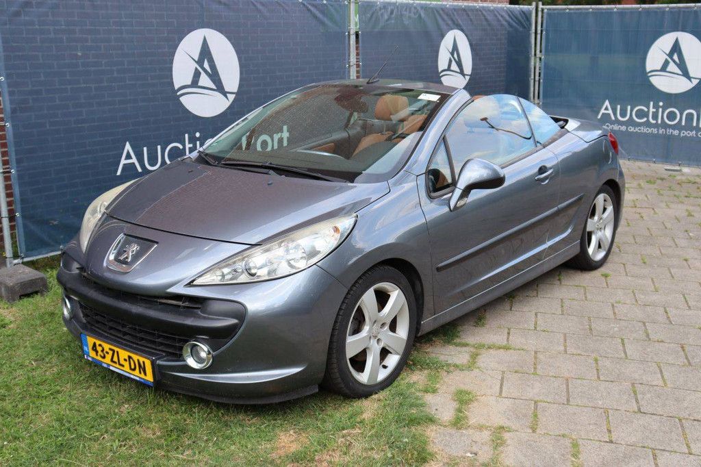 Passenger car Peugeot 207 Petrol 150hp 2008