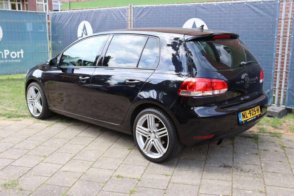 Passenger car Volkswagen Golf Petrol 105hp 2010