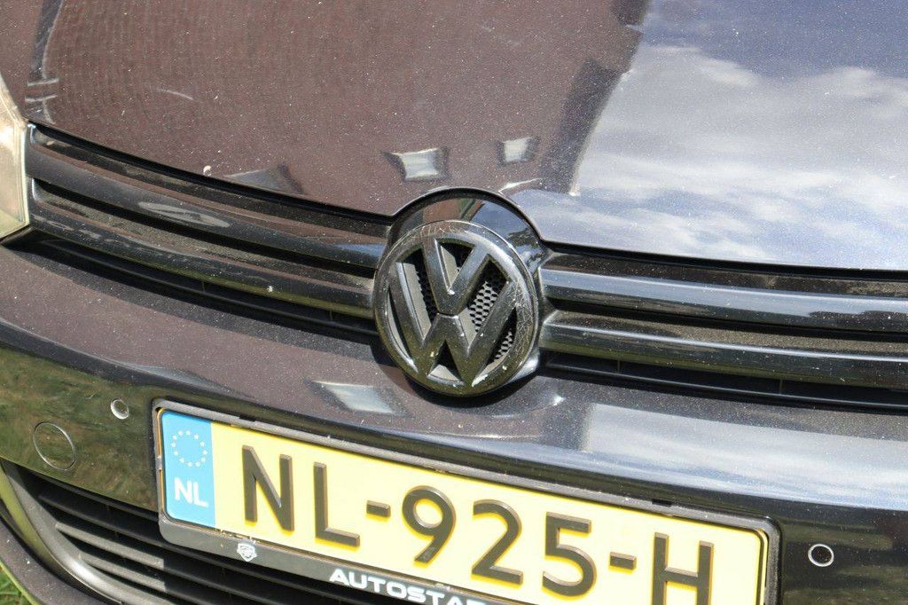 Passenger car Volkswagen Golf Petrol 105hp 2010