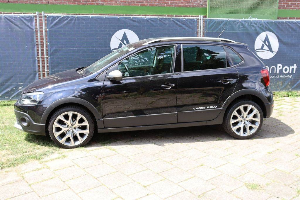 Passenger car Volkswagen Cross Polo Petrol 90hp 2017