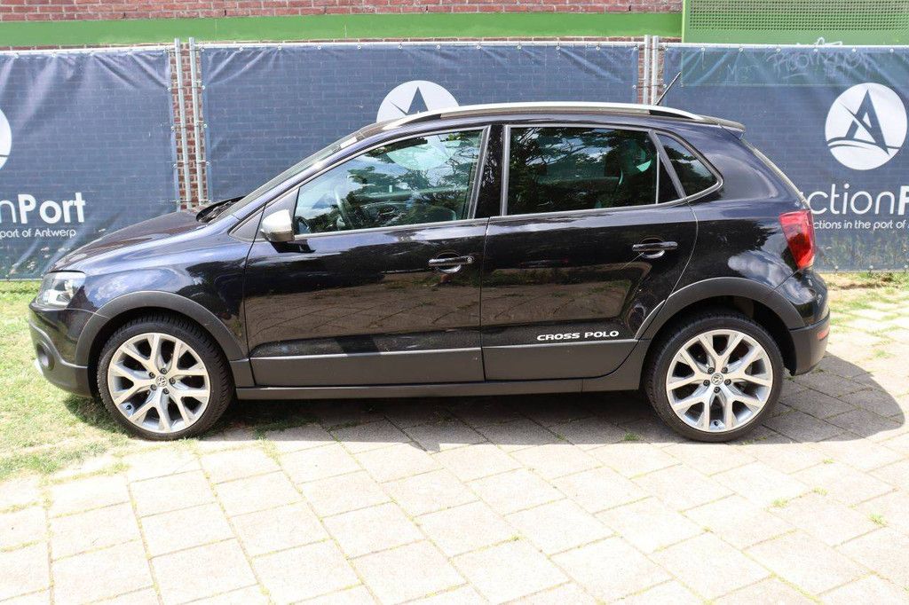 Passenger car Volkswagen Cross Polo Petrol 90hp 2017