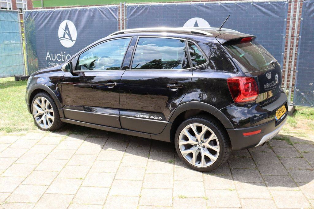 Passenger car Volkswagen Cross Polo Petrol 90hp 2017