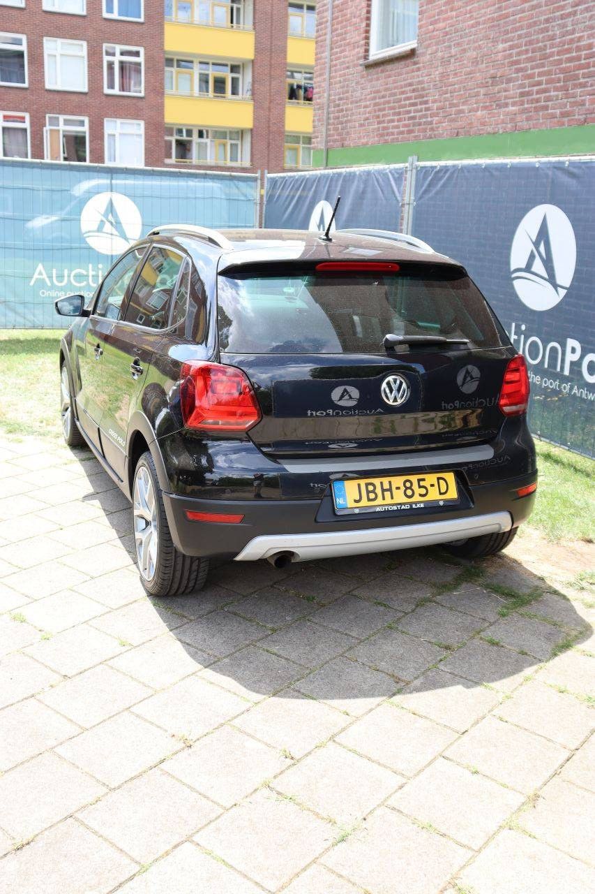 Passenger car Volkswagen Cross Polo Petrol 90hp 2017