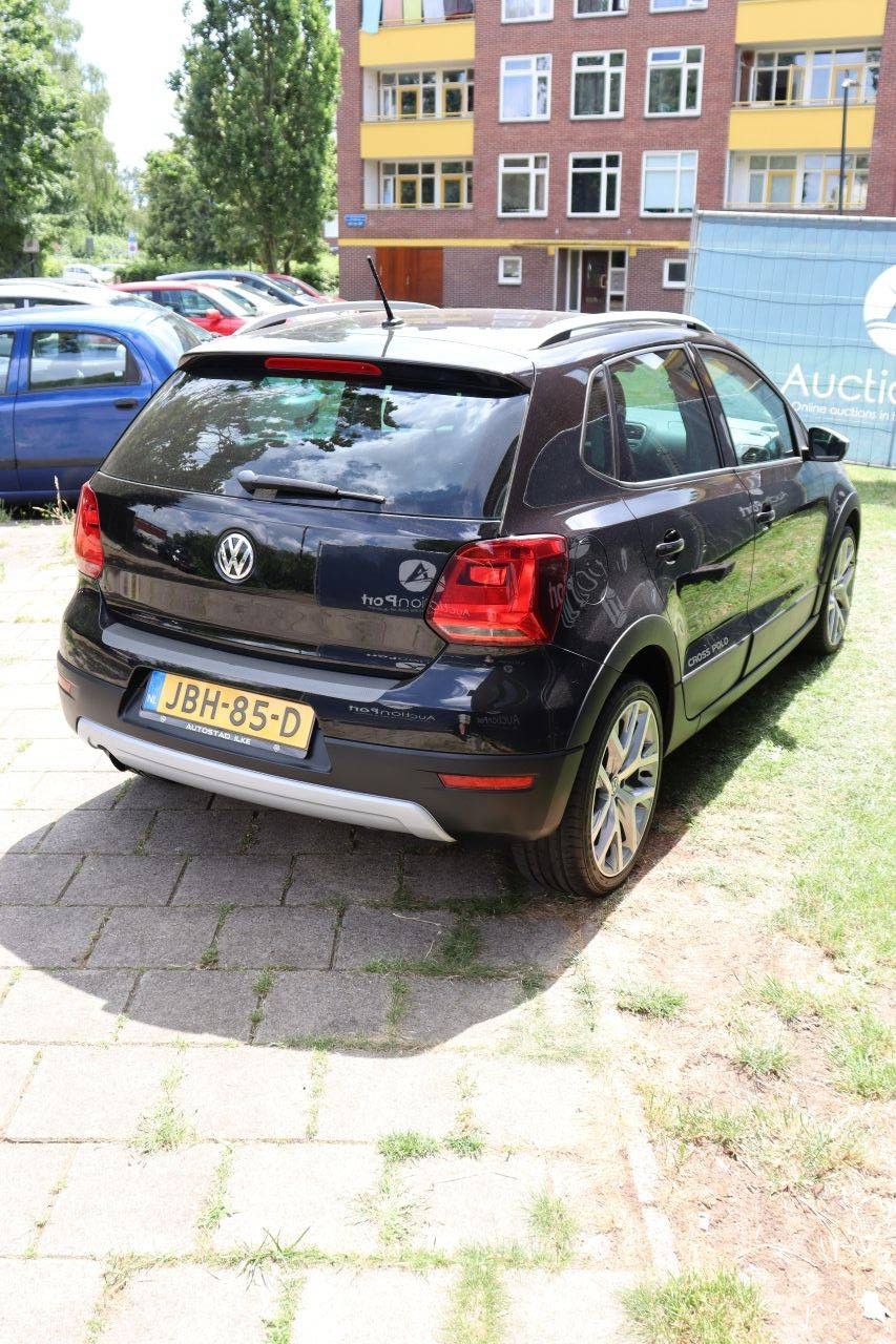 Passenger car Volkswagen Cross Polo Petrol 90hp 2017