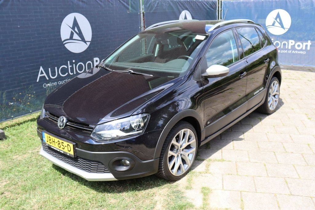 Passenger car Volkswagen Cross Polo Petrol 90hp 2017