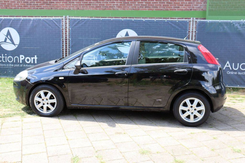 Pkw Fiat Punto Benzin 95 PS 2007